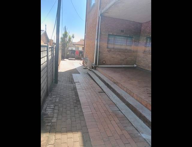 22 BEDROOM APARTMENT FOR SALE IN HOSPITAL VIEW